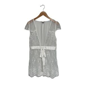 Victoria’s Secret Robe Size Medium White Lace Mesh Flutter Cap Sleeve Open Satin